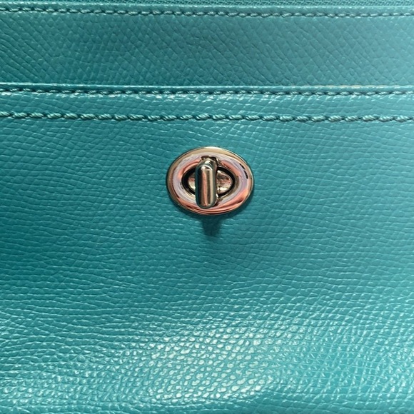 COACH Leather Turn Lock Medium Wristlet F 49472 turquoise - Picture 6 of 13